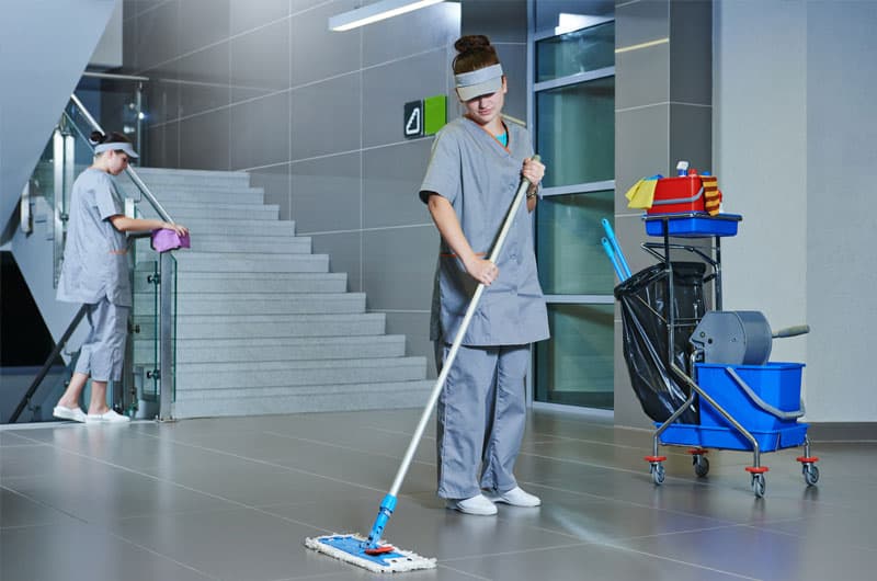 Limpieza de escaleras en comunidades en Lugo